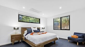 The Ocean s Edge Luxury Entertainer With Views