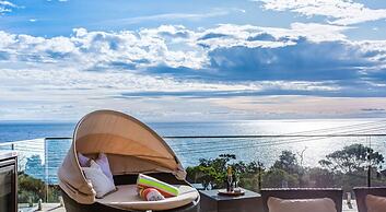 The Ocean s Edge Luxury Entertainer With Views