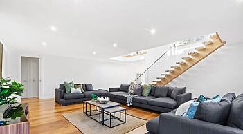 The Ocean s Edge Luxury Entertainer With Views