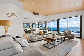 The Ocean s Edge Luxury Entertainer With Views