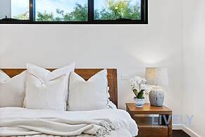 The Ocean s Edge Luxury Entertainer With Views