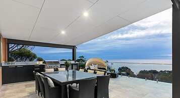 The Ocean s Edge Luxury Entertainer With Views
