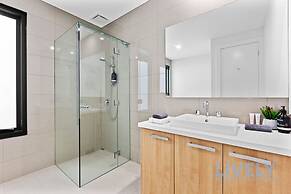 The Ocean s Edge Luxury Entertainer With Views