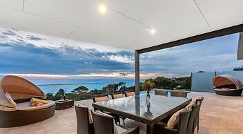 The Ocean s Edge Luxury Entertainer With Views