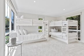 Clifftop Coastal Sanctuary With Panoramic Views