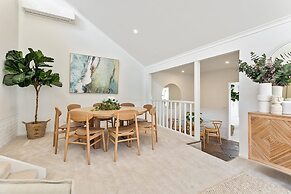 Clifftop Coastal Sanctuary With Panoramic Views