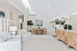 Clifftop Coastal Sanctuary With Panoramic Views