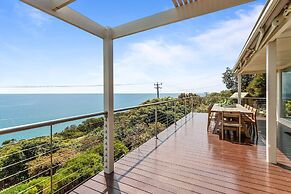 Clifftop Coastal Sanctuary With Panoramic Views