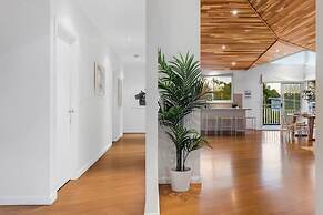 Blairgowrie Beachside Retreat Solar Heated Pool