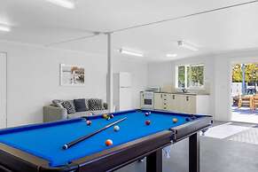 Blairgowrie Beachside Retreat Solar Heated Pool