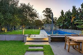 Blairgowrie Beachside Retreat Solar Heated Pool