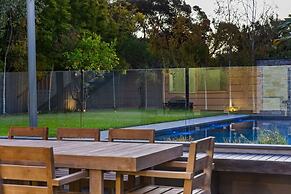 Blairgowrie Beachside Retreat Solar Heated Pool