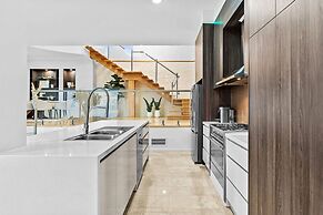 Cliffside Castle With Bay And City Views