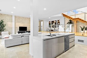 Cliffside Castle With Bay And City Views