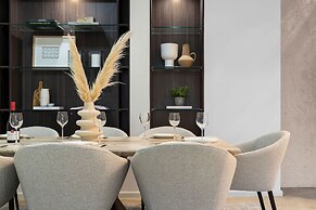 Cliffside Castle With Bay And City Views