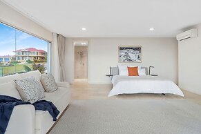 Cliffside Castle With Bay And City Views