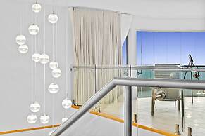 Cliffside Castle With Bay And City Views