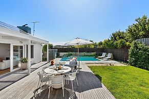 Luxury Cottage With Pool In Perfect Location