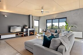 Luxury Portsea Sanctuary Gas Heat Pool Gardens
