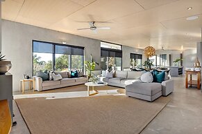 Luxury Portsea Sanctuary Gas Heat Pool Gardens