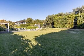 Luxury Portsea Sanctuary Gas Heat Pool Gardens