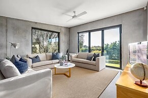 Luxury Portsea Sanctuary Gas Heat Pool Gardens