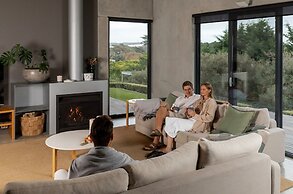 Luxury Portsea Sanctuary Gas Heat Pool Gardens