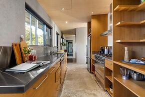 Luxury Portsea Sanctuary Gas Heat Pool Gardens