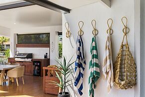 Modern Waterfront Retreat Private Pool Dock