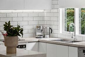 The Coast Country Cottage