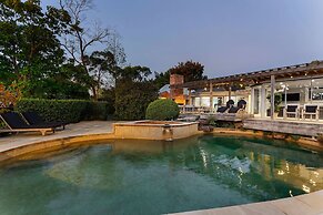 Tranquil Estate With Pool Heated Spa Gardens