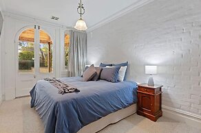 Tranquil Estate With Pool Heated Spa Gardens