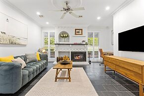 Tranquil Estate With Pool Heated Spa Gardens