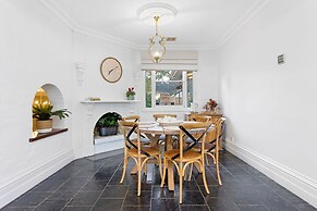 Tranquil Estate With Pool Heated Spa Gardens