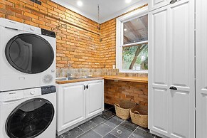 Tranquil Estate With Pool Heated Spa Gardens