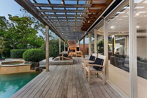 Tranquil Estate With Pool Heated Spa Gardens