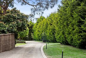 Tranquil Estate With Pool Heated Spa Gardens