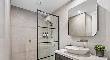 Beach Street Luxury 3 Bed With Beach Bay Views