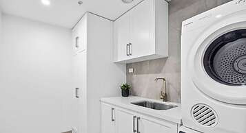 Beach Street Luxury 3 Bed With Beach Bay Views