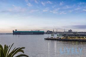 Beach Street Luxury 3 Bed With Beach Bay Views