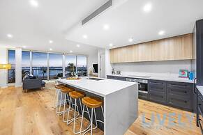 Beach Street Luxury 3 Bed With Beach Bay Views