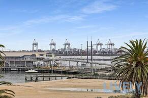 Beach Street Luxury 3 Bed With Beach Bay Views