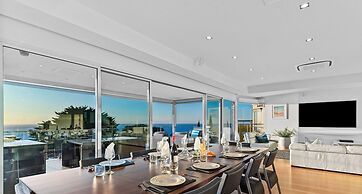 Hillside Luxe With Spa Bay Views