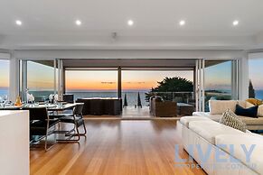 Hillside Luxe With Spa Bay Views