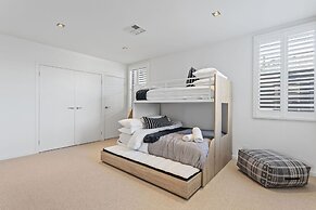 Waterfront Martha Cove Getaway 250m From Beach