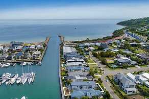 Waterfront Martha Cove Getaway 250m From Beach