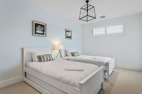 Hamptons Elegance Views Pool Spa