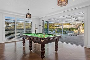 Hamptons Elegance Views Pool Spa