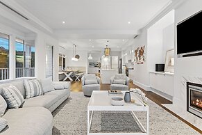 Hamptons Elegance Views Pool Spa