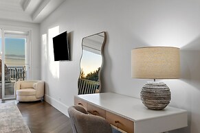 Hamptons Elegance Views Pool Spa